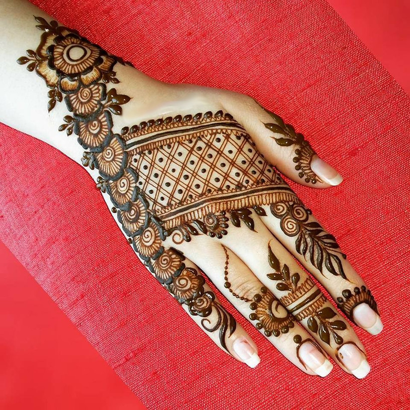 Top Floral Mehndi Patterns That Speak Volumes About the Bride