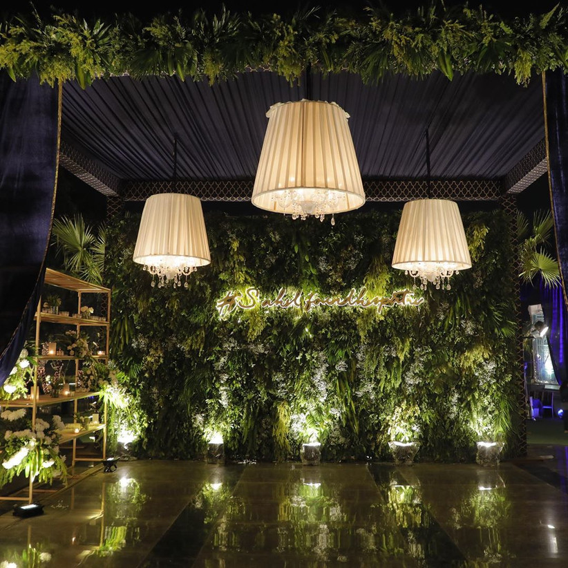 How about foliage decor? 1