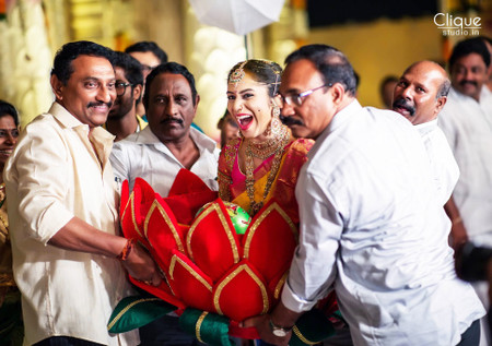 6 Fascinating Butta Wedding Entry Images That Would Awe You
