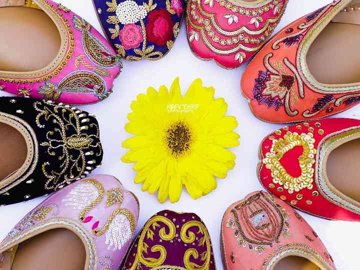 10 Designs of Punjabi Juttis That Girls 
