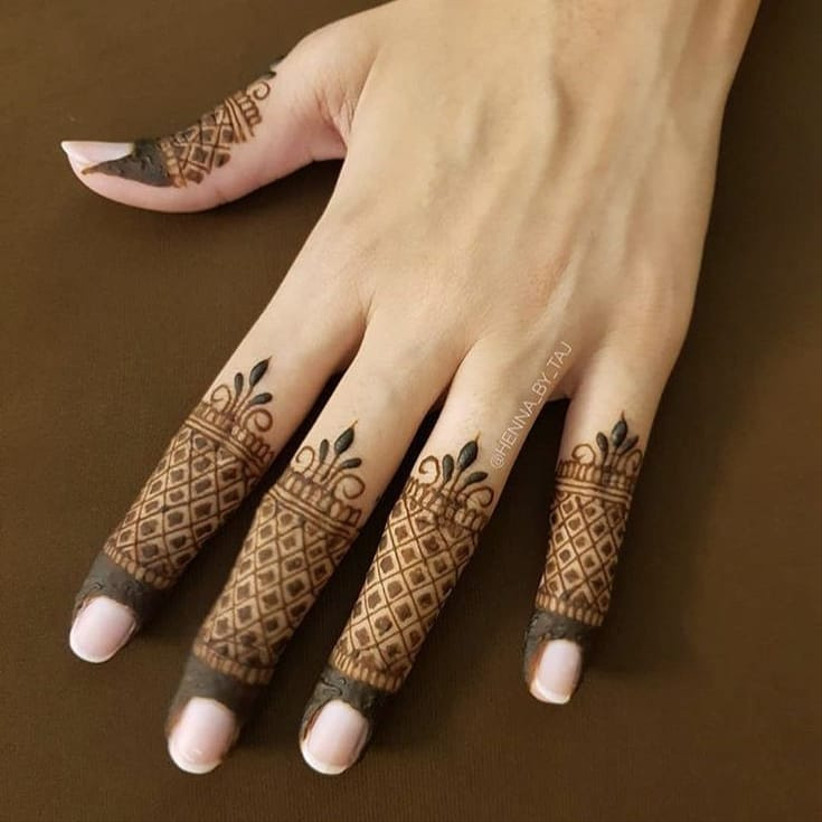 Simple Finger Mehndi Designs For Front Back Finger Henna Ideas | The ...