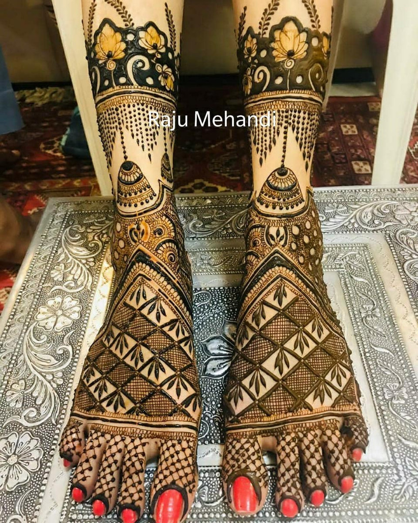 floral mehndi design 