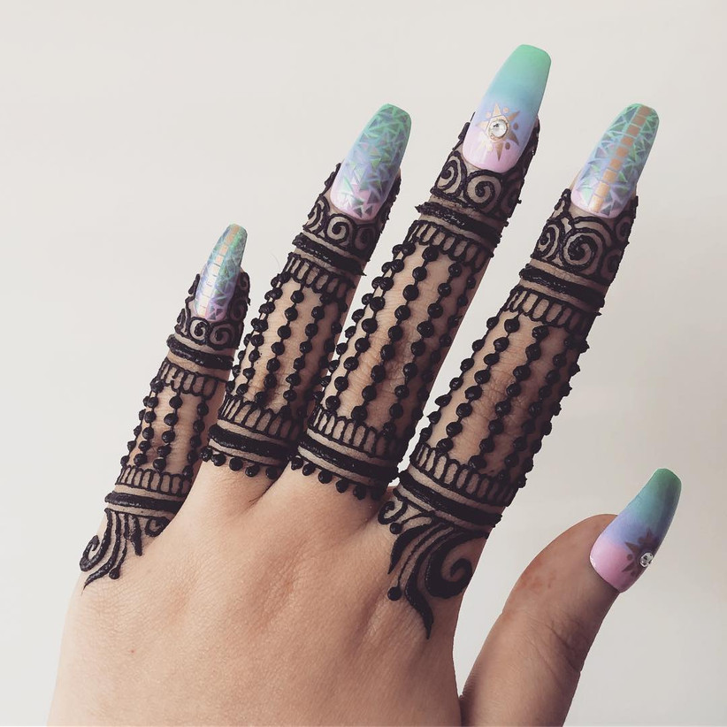 finger-design-mehndi-artist-hira-the-pea