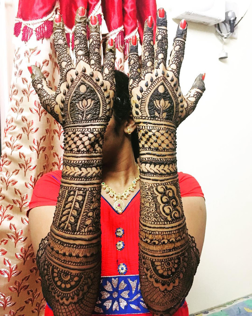 9 Beautiful Gujarati Mehndi Design Ideas For Brides To Try