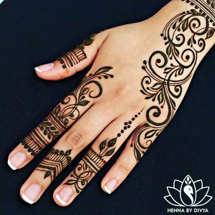 10 Easy Henna Designs For Beginners For Their Backhand And Feet