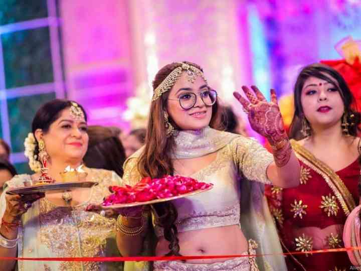 Trending Sister Of The Bride Outfit Ideas For Every Wedding Function! –  ShaadiWish