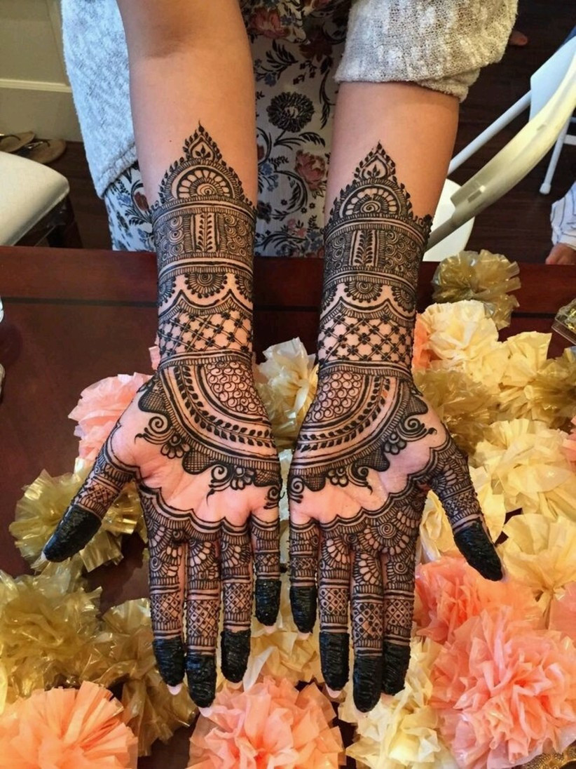 Arch-shaped Arabic Mehndi Design by Samsan Hina Artist