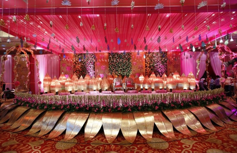7 Stunning Indian Wedding Stage Decoration Photos For Every Type