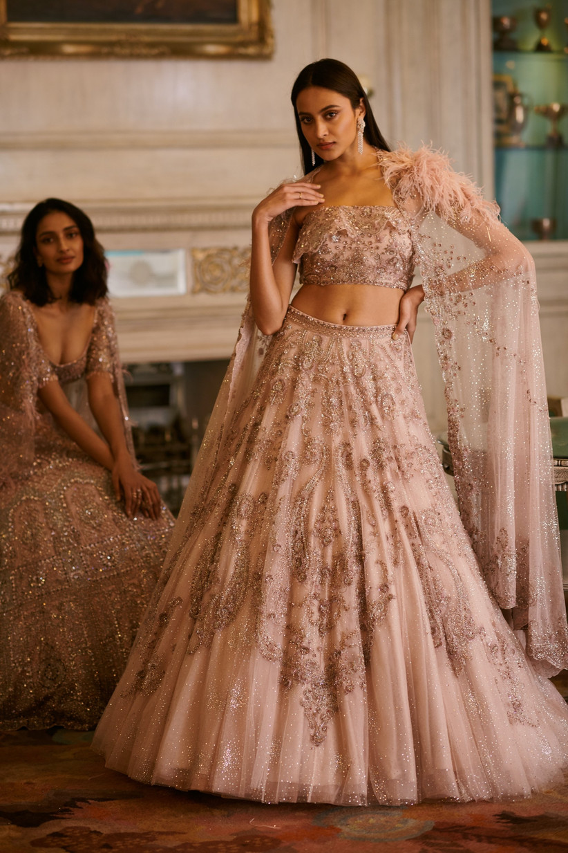 Designer Dolly J Celebrates Women With Gulenaar At The Fdci India Couture Week 2020 Op steenworp afstand van de grote kerk vind je dolly's collection aan de langestraat 119 in alkmaar.