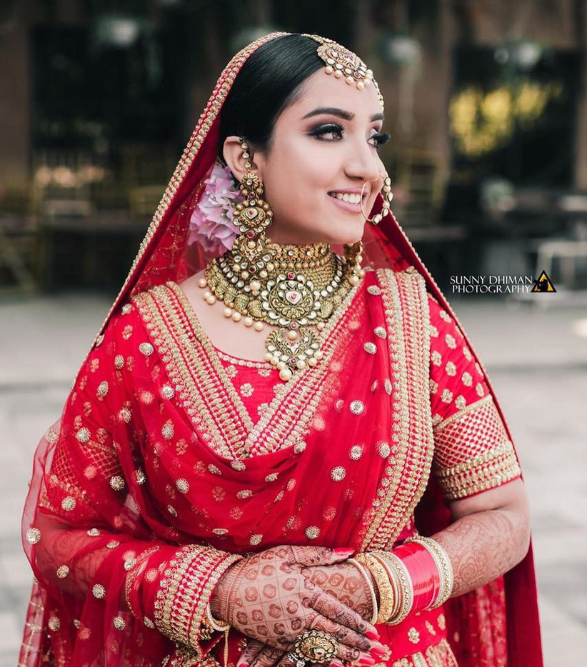 A Beautiful Bridal Lehenga And The Heavy Bridal Jewellery Seems Too  Tempting To Not Look At A Royal Wedding Tale