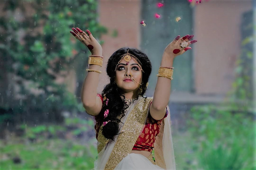 Kolkata Saree 101 The Perfect Outfit For A Bengali Bride Must You Wear It If you're planning to have a bengali bridal makeup for reception look a small suggestion use branded makeup products that are not flaky. kolkata saree 101 the perfect outfit