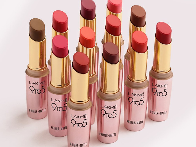 lakme-9-to-5-lipstick-shades-with-price-for-that-long-lasting-effect