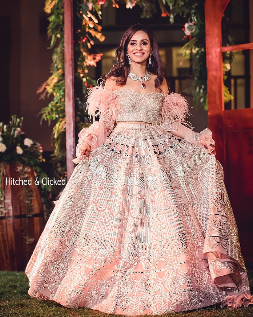 30+ Real Brides Who Looked GORGE in Wine Lehengas & We Cannot Stop Swooning  Over Them | Bride reception dresses, Couple wedding dress, Indian wedding  gowns