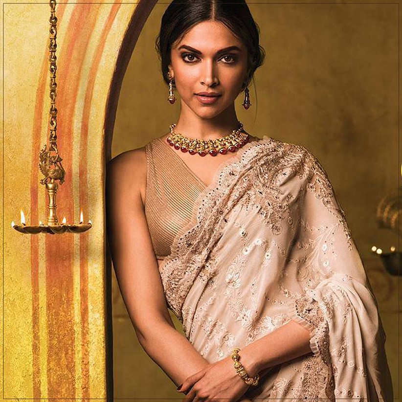 5 How To Wear Saree In Different Style Tutorials That Can Give Your Bridal Drape A Regional Turn Experts believe that the name came. 5 how to wear saree in different style