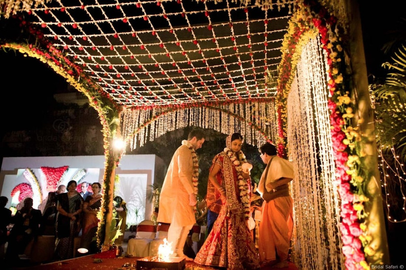 15 Breathtaking And Simple Mandap Designs For Your Dream Wedding