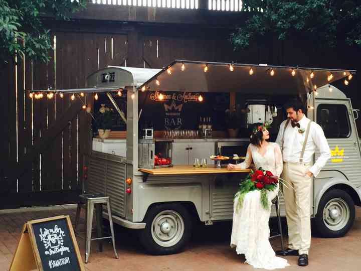 Hire Food Trucks In Delhi For A Lip Smacking Spread