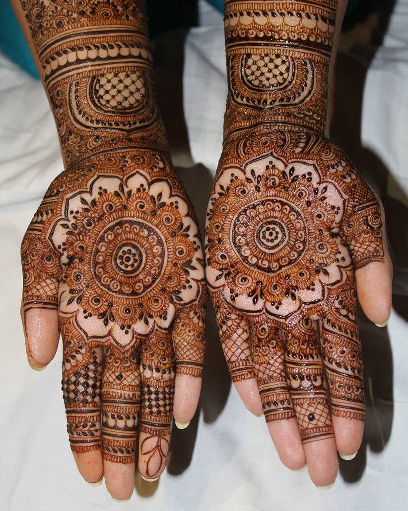 30 Simple Mehndi Designs For Hands That Work Wonders For 