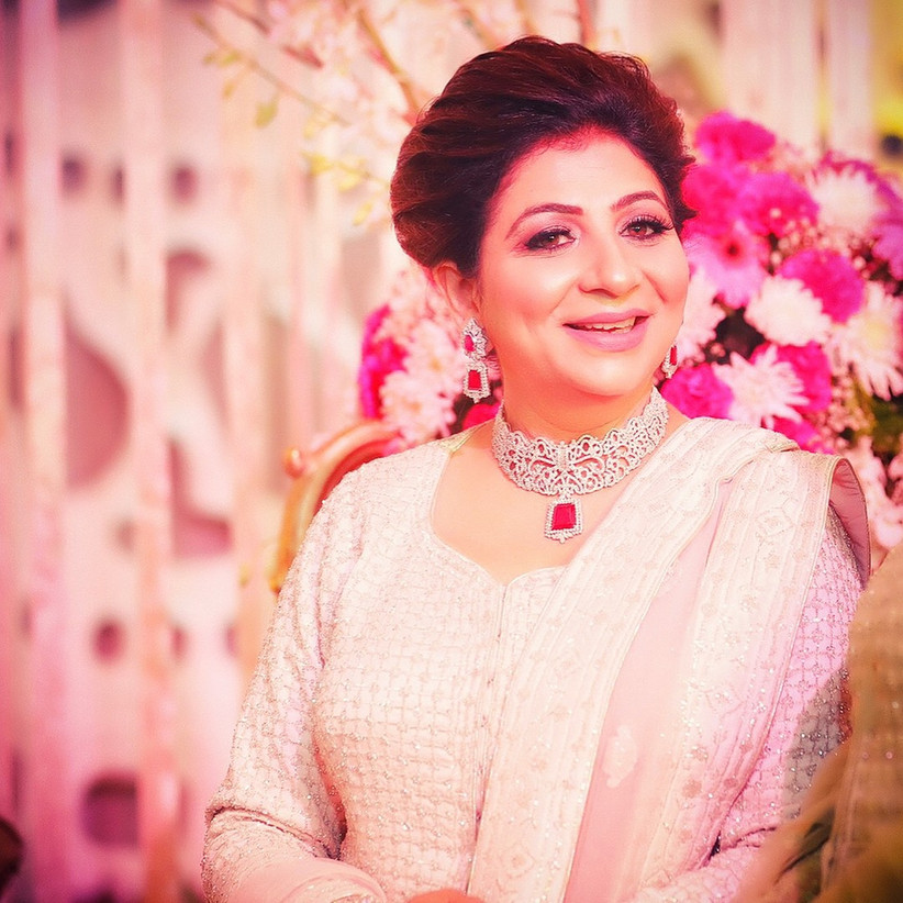 8 Wedding Hairstyles For Mother Of Bride Which Are Super Easy To Do