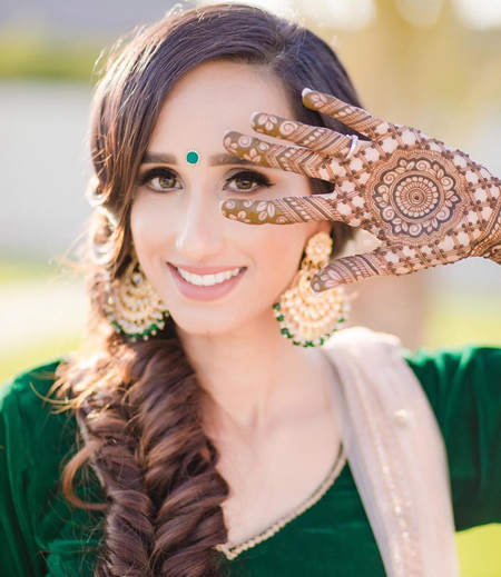  Round Mehndi Designs: 26+ Easy Circle Shape Mehandi Design for Brides & Bridesmaids