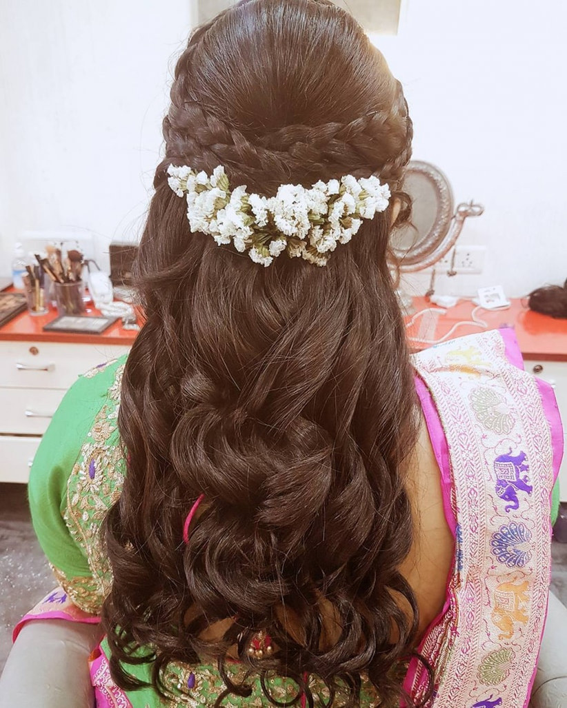 11 Gorgeous Indian Hairstyles With A Gajra Set For Everyone 