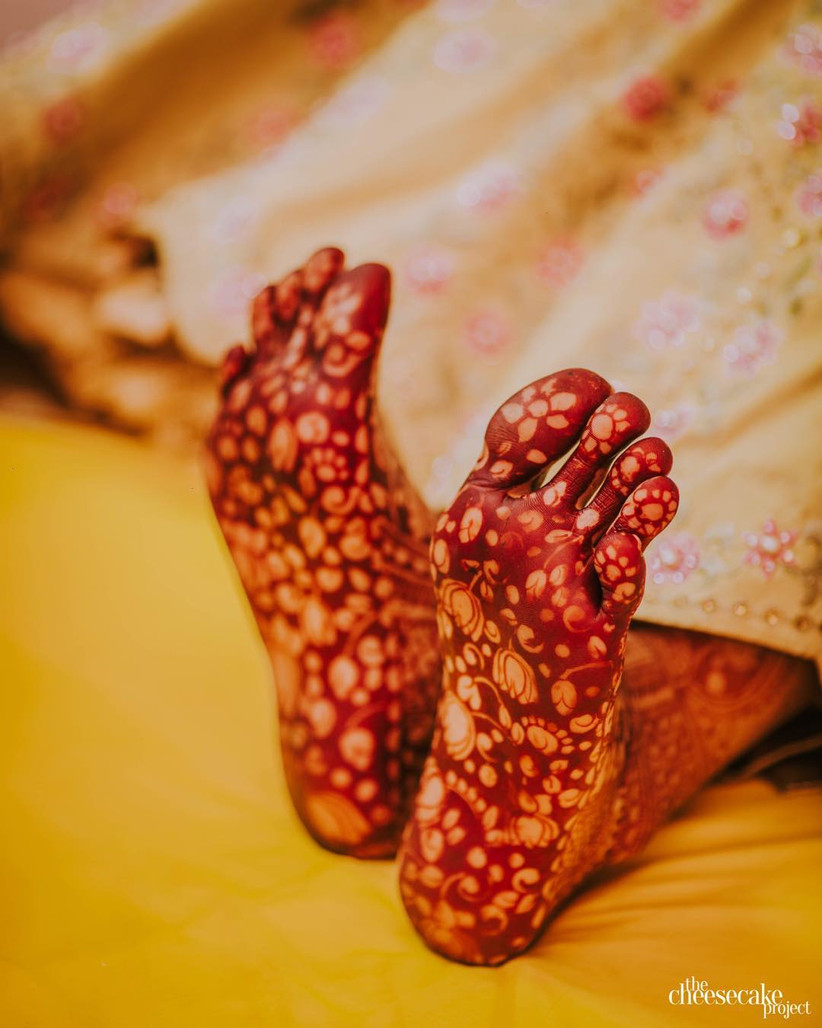 Foot Mehndi with Flowers by The Cheesecake Project