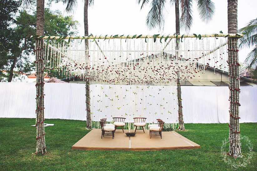 Best South Indian Mandaps For An Outdoor Wedding Wedding Ceremony Decorations Outdoor Outdoor Indian Wedding Hindu Wedding Decorations