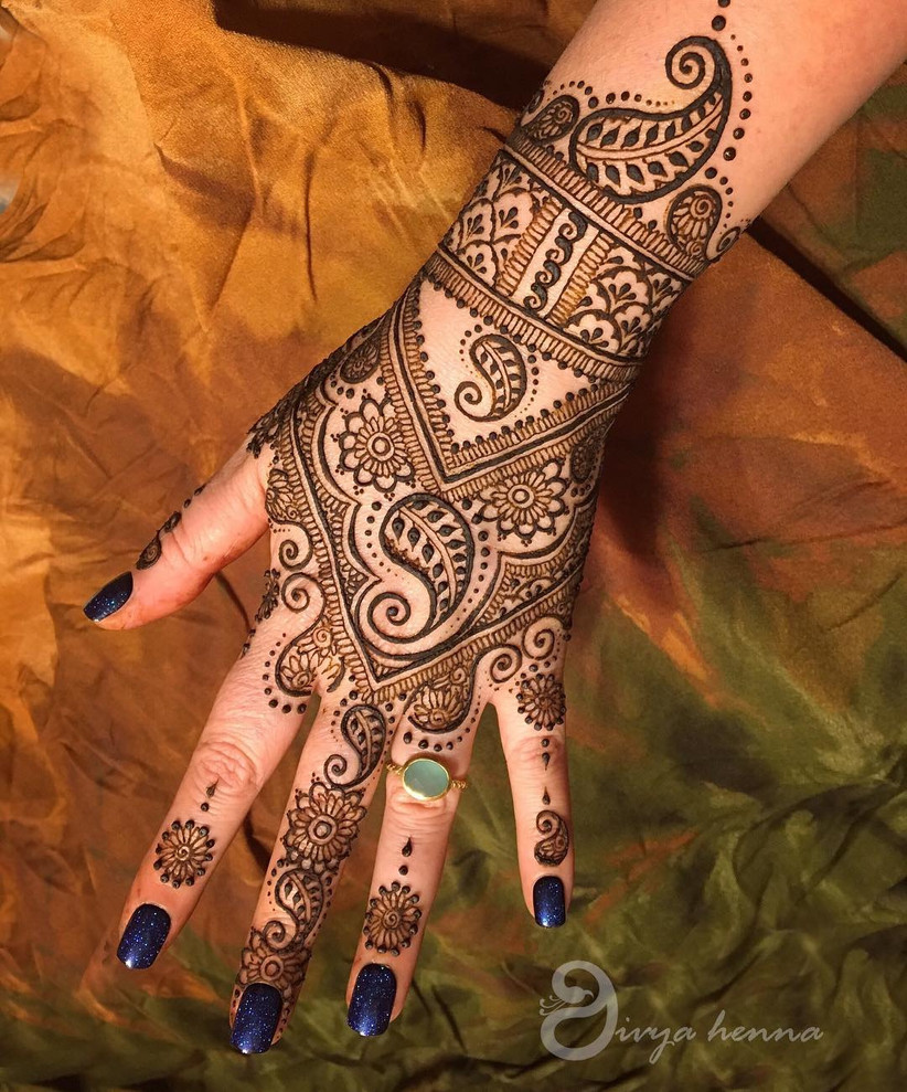 Paisley Mehndi Design with Arches by Divya Henna 