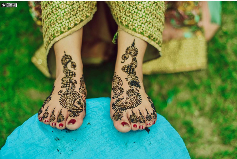 21 Gorgeous Floral Mehndi Designs For Your Hands and Feet