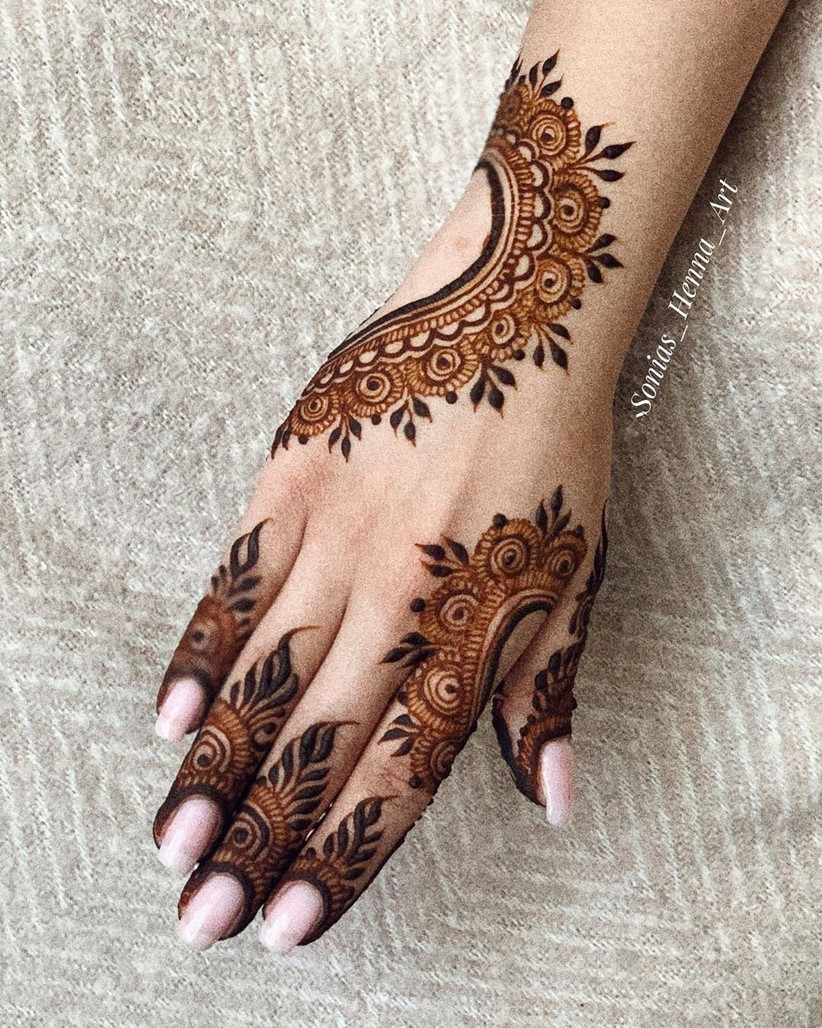 Mehndi Designs for Girls to Bookmark for the Wedding Season!