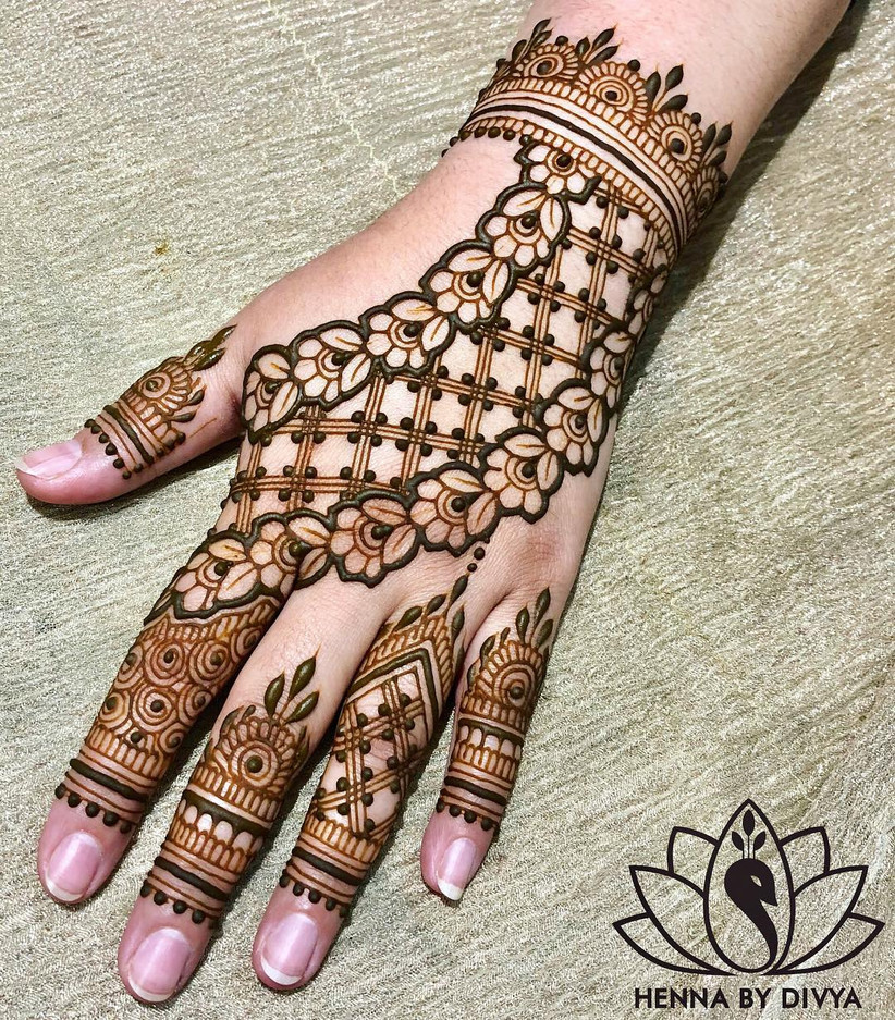 All the Different Mehndi Styles You Must Take a Look at for Your D-Day