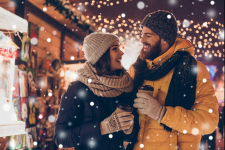 An Exciting List of Christmas Date Ideas to Seal the Deal