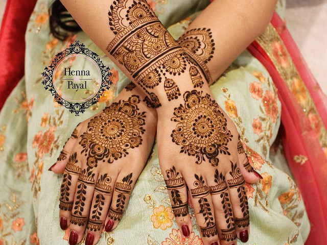 20 Striking One Side Mehndi Designs For Bffs Of The Bride Or Groom Backhand mehndi design generally catches the. 20 striking one side mehndi designs for