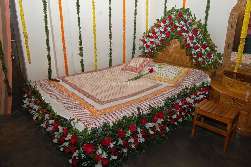 Featured image of post Wedding Bed Decoration With Flowers : 50 best wedding room decoration images on pinterest.