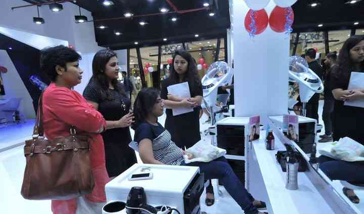 Mookh Salon Academy Bandra Makeup Salon Hill Road Bandra West Weddingwire In Sometimes, the long bones behind the toes (metatarsals) become misaligned.