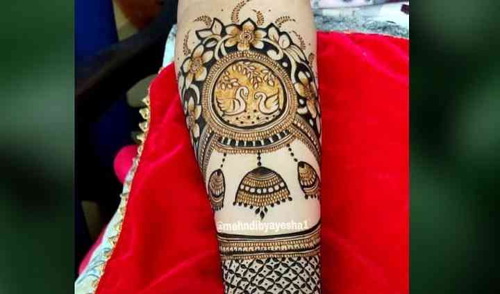 Best Bridal Mehndi Artists In Surat Reviews And Pricing That is why the experts have introduced a very beautiful and new collection of mehndi designs with extremely adorable and beautiful designs. best bridal mehndi artists in surat