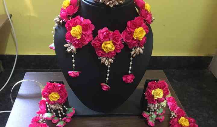 Real Flower Jewellery And Artificial Flower Jewellery For Mehndi And Haldi Jewellery Rajarajeshwari Nagar Weddingwire In