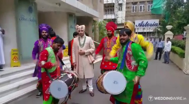 Groom barat entry 