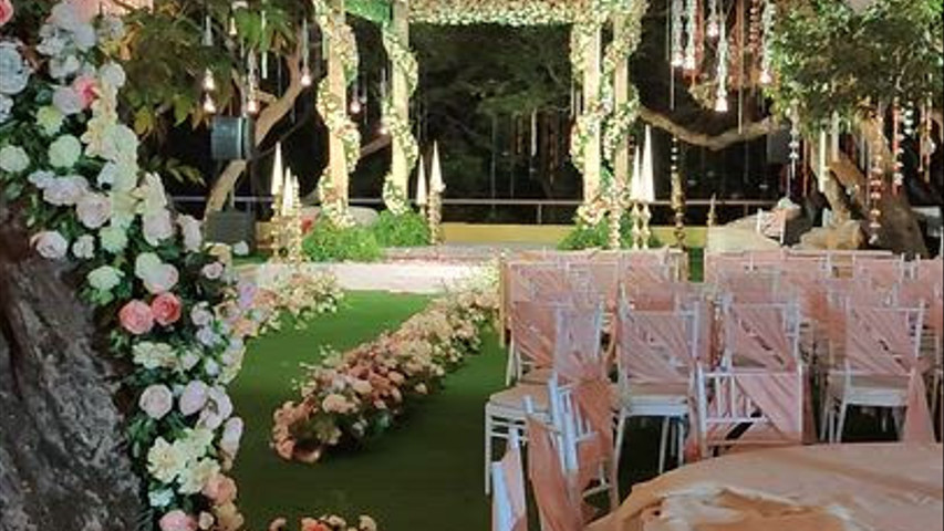Imagine Weddings 