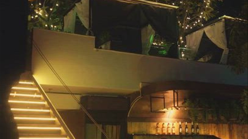 Roof Top (Bar)