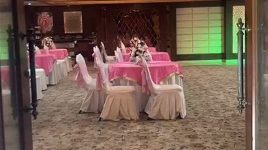 Banquet hall decor