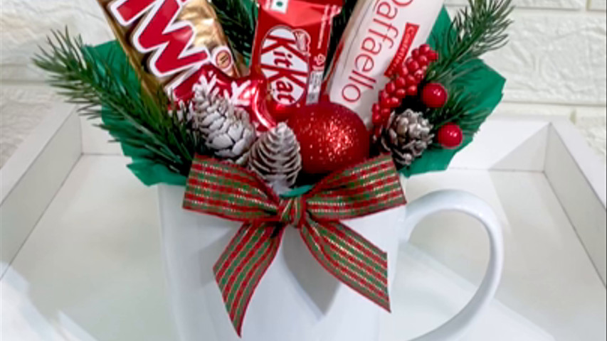 DIY Christmas mug hamper