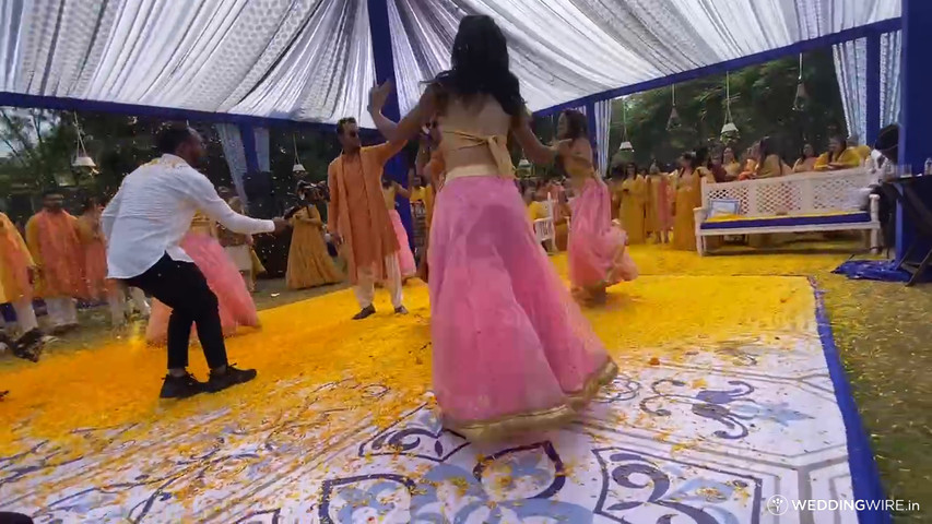 Bride & groom entry on haldi 