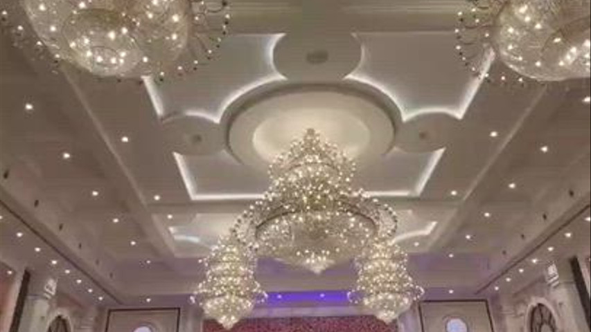 Banquet hall decor
