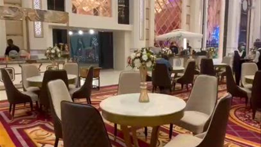 Banquet hall decor