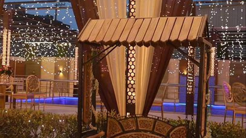 Wedding decor and seating arrangements