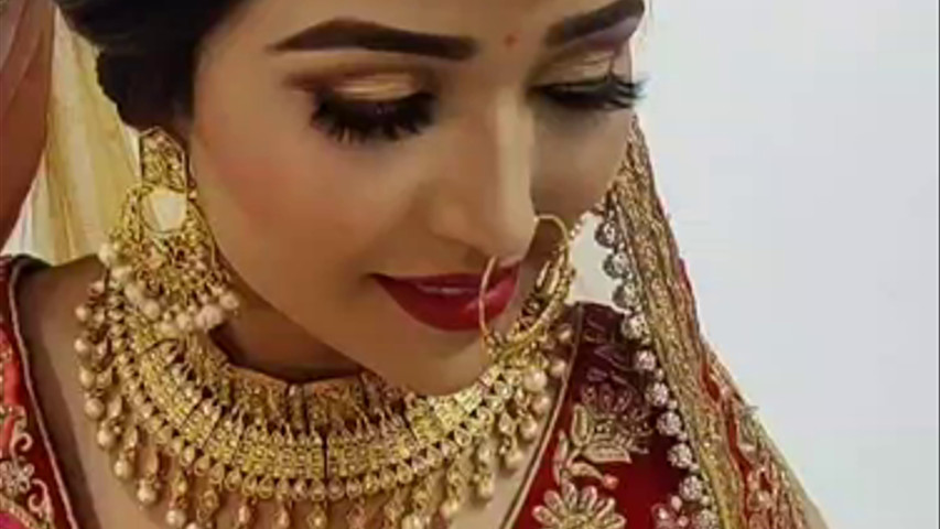 Professional Makeup Artist Deepali Bahri, Noid