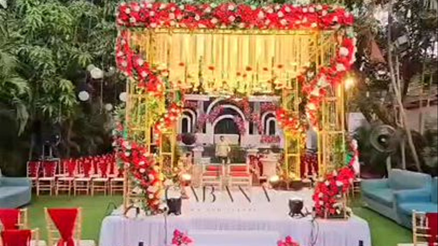 Take a glimpse at cabana lawn