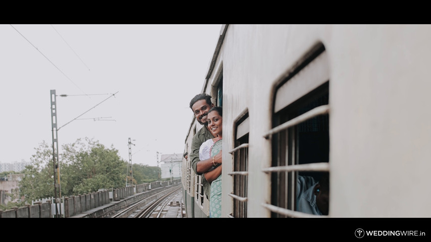 Beautiful outdoor Shoot in train✨