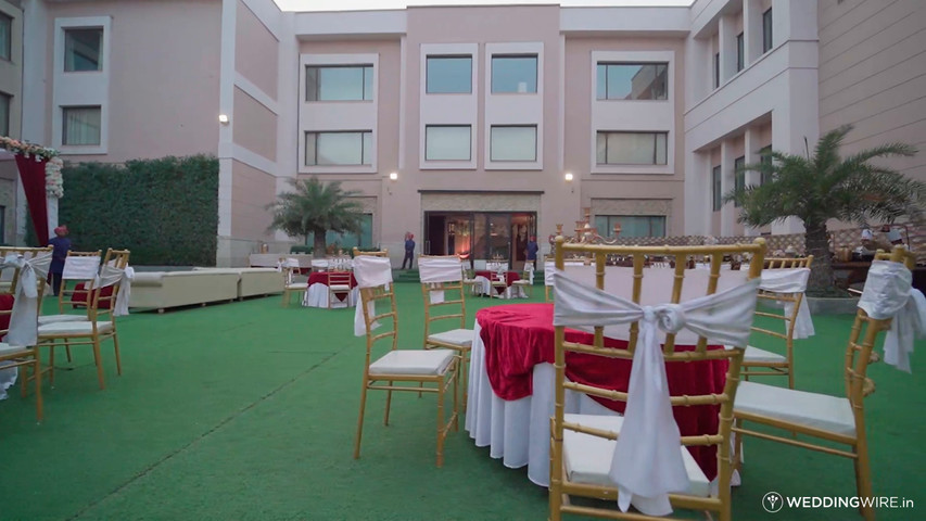 Royal Ballroom + Grand Pavilion Poolside