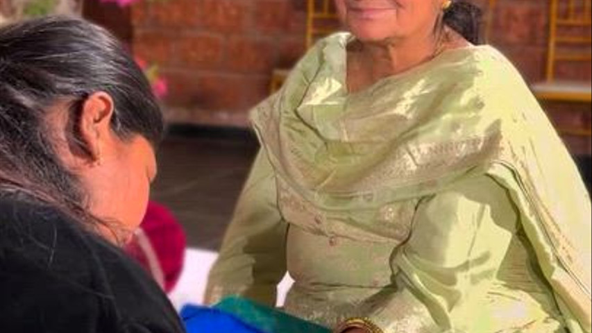 Mohak Mehndi team work